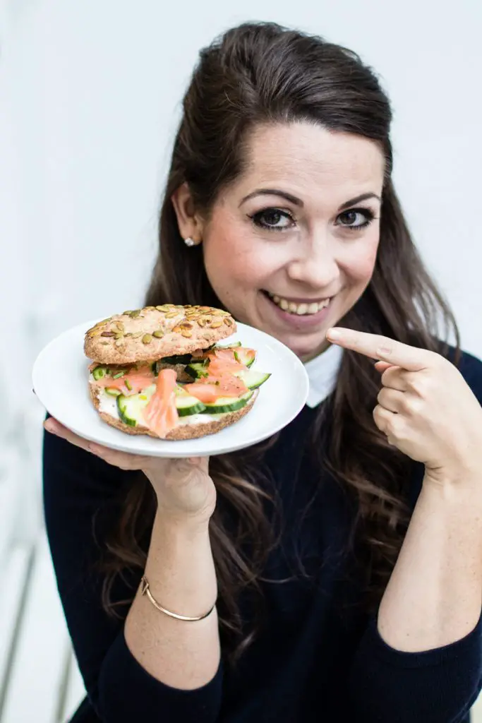 Bagel mit Lachs Jasmin Mengele Low Carb Bagel
