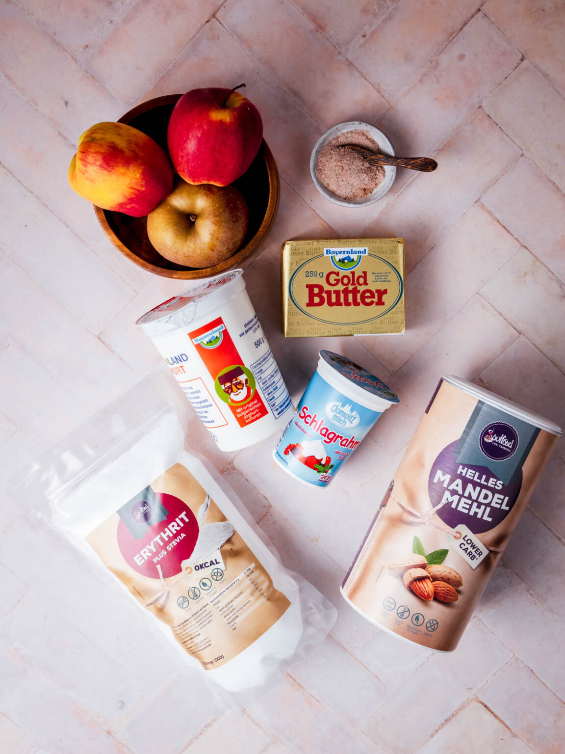 Apfel-Zimt-Torte ohne Backen - Soulfood LowCarberia Blog