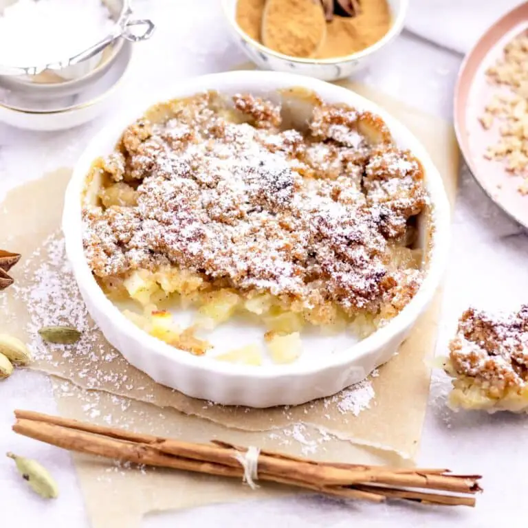 Low Carb Chai Apple Crumble
